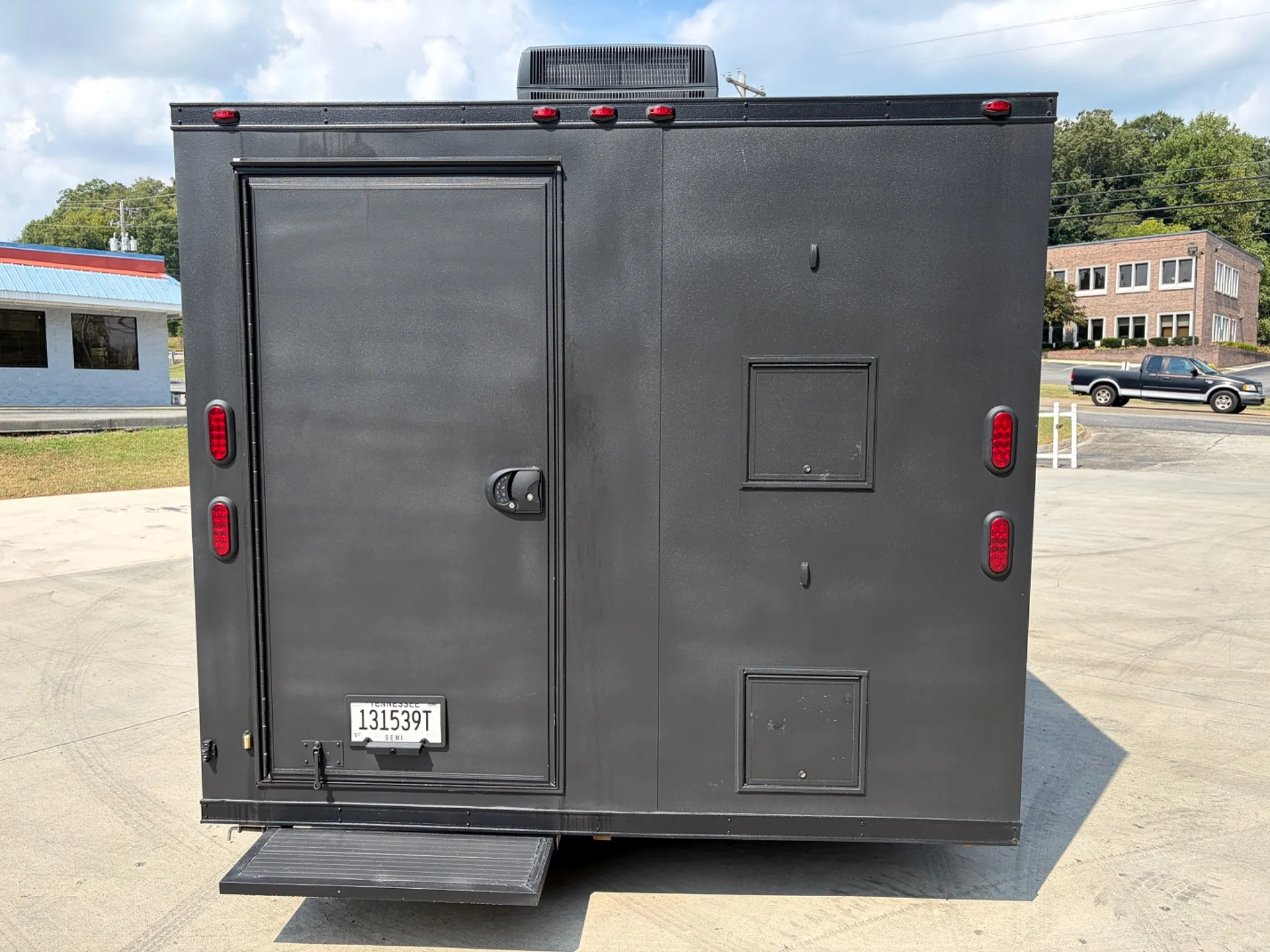 Rear access of Eclipse mobile production unit